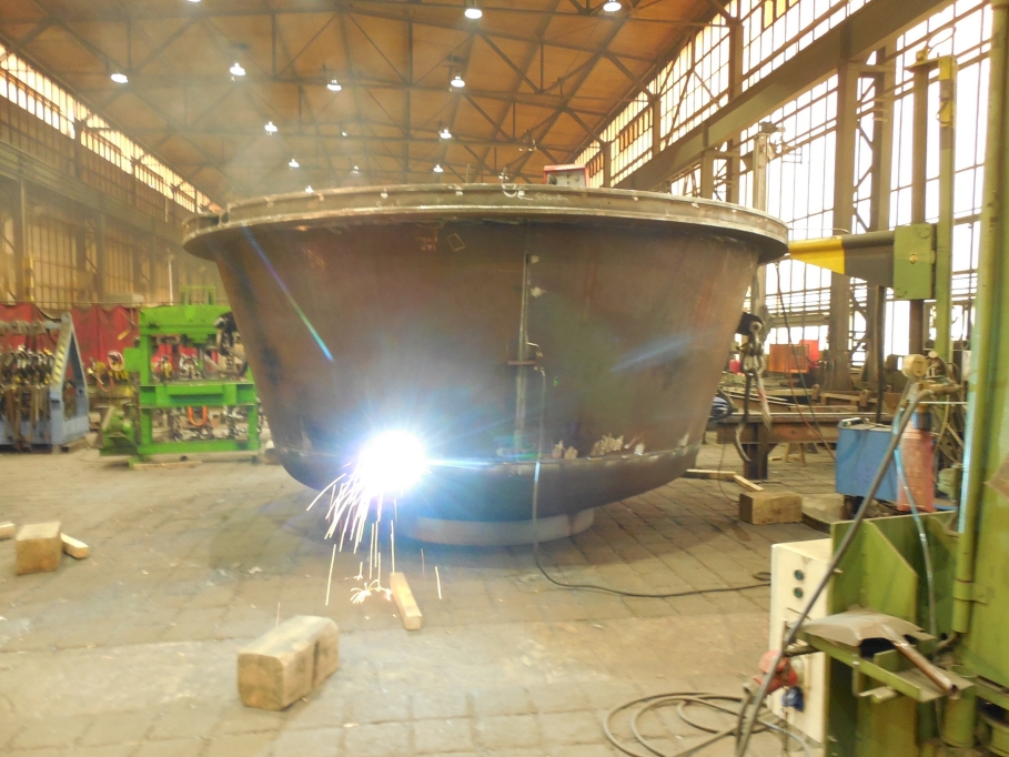Bleikessel in Produktion / production of lead melting cauldron